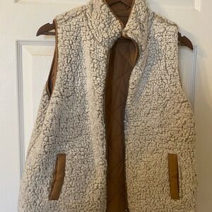 Women’s REVERSIBLE Sherpa Fleece Vest - Cream and Brown
